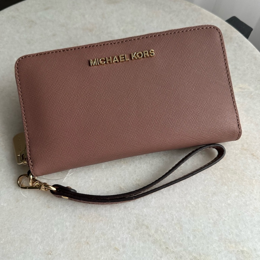 NWT Jet Set Travel Wristlet/Wallet